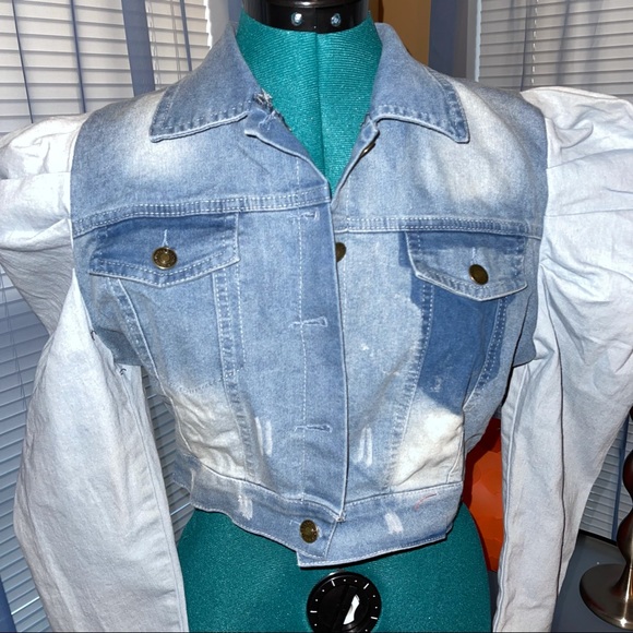 Women’s Puffy Sleeves Cropped Denim Jacket - Picture 2 of 5